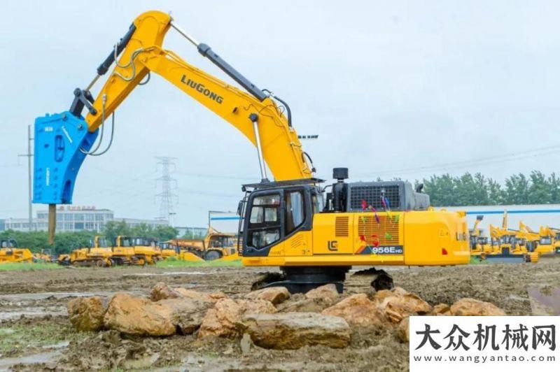 橋建成通車(chē)柳工：開(kāi)山錘王 CLG956EHD，乘風(fēng)破浪！山推建