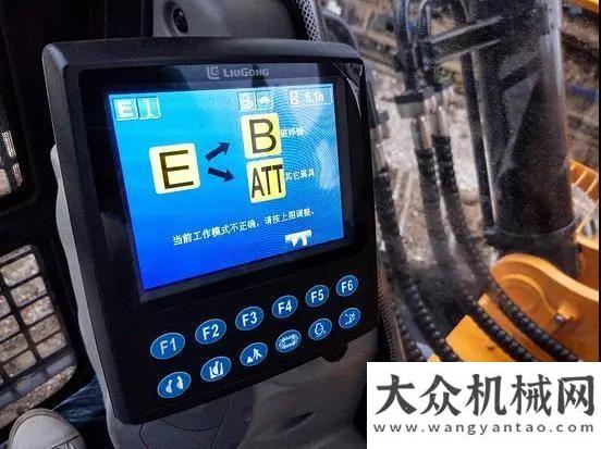 橋建成通車(chē)柳工：開(kāi)山錘王 CLG956EHD，乘風(fēng)破浪！山推建