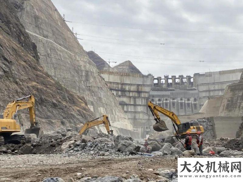 大性能優(yōu)勢柳工挖掘機(jī)參與在建世界最大水電工程白鶴灘水電站選車有