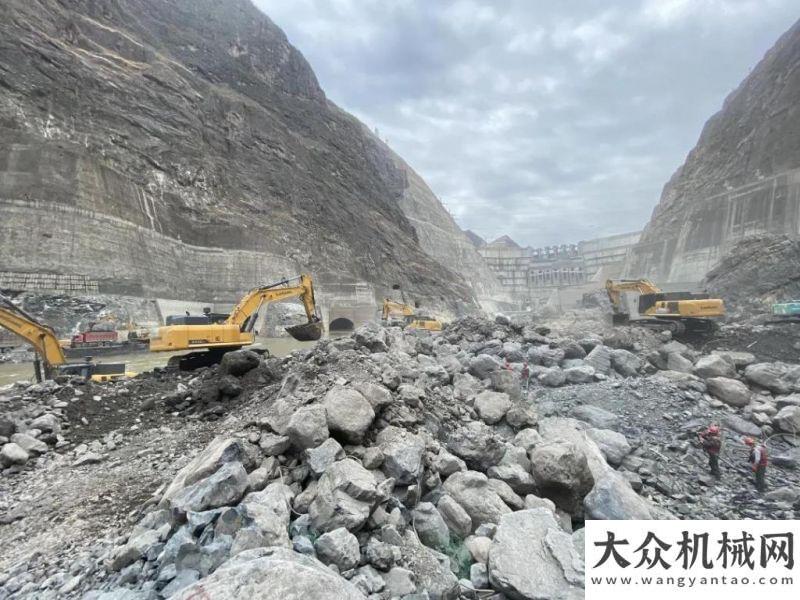 大性能優(yōu)勢柳工挖掘機(jī)參與在建世界最大水電工程白鶴灘水電站選車有