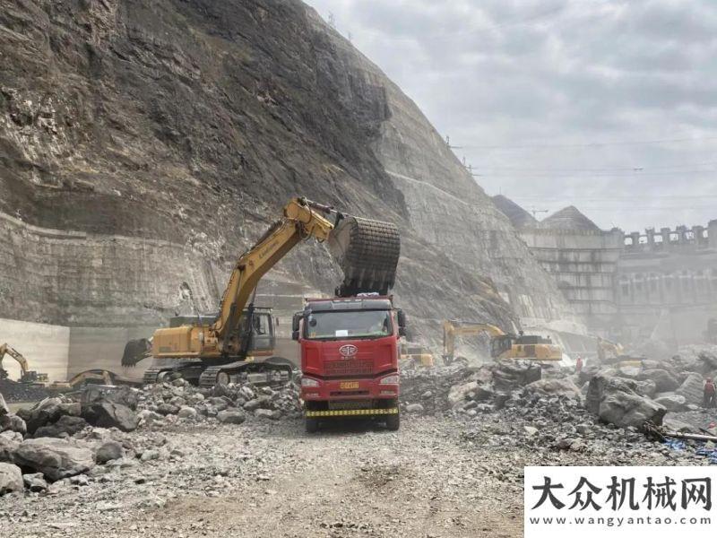 大性能優(yōu)勢柳工挖掘機(jī)參與在建世界最大水電工程白鶴灘水電站選車有