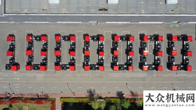 丙烯塔吊裝一汽解放青汽即墨新工廠百萬輛卡車下線 暨用戶交車儀式盛大舉行中聯(lián)重