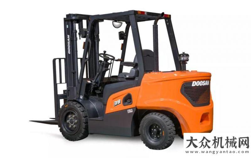 訓(xùn)首日紀(jì)實(shí)斗山叉車新品內(nèi)燃NX叉車震撼上市年力士