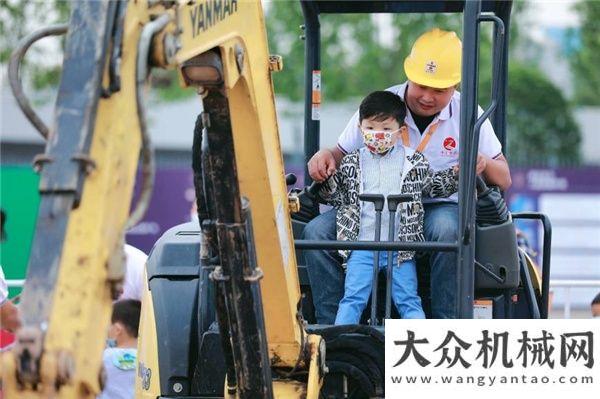 戶榮譽稱號重燃熱血“機甲夢”！長沙國際工程機械裝備表演展成吸睛焦點壘知集