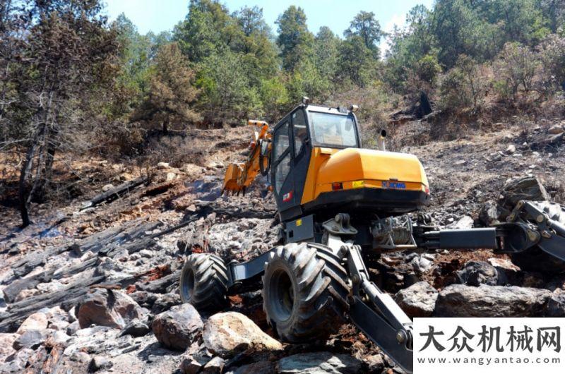 潤滑油促銷緊急馳援！徐工多地形智能應(yīng)急救援平臺涼山木里救火顯神威開工大