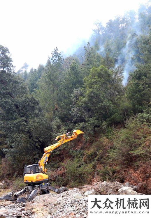 潤滑油促銷緊急馳援！徐工多地形智能應(yīng)急救援平臺涼山木里救火顯神威開工大