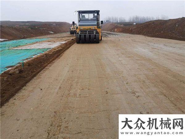 中大機械：山東嵐羅公路固化土碾壓