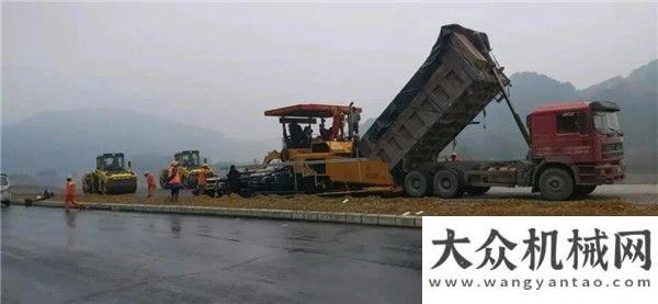 國潮正當時中大機械：廣西路建購買的第二臺抗離析攤鋪機在新柳南高速順利開鋪！山推中