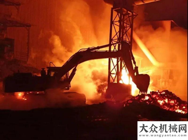 南三橋1000°C高溫從容作業(yè)，這臺三一挖掘機(jī)“火了”南方路