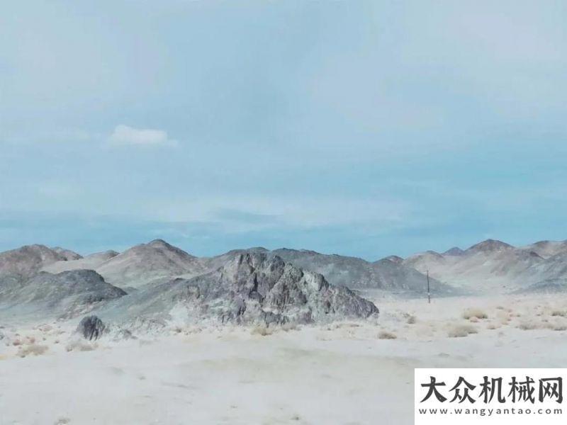 叫山貓來(lái)啦中交西筑“黑戈壁”上的最美修路人有一種