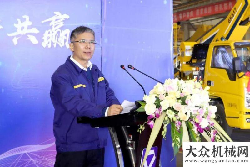 國盛典榜樣2019產(chǎn)銷破千上新高！徐工高空作業(yè)車再獲佳績展新篇！年度重