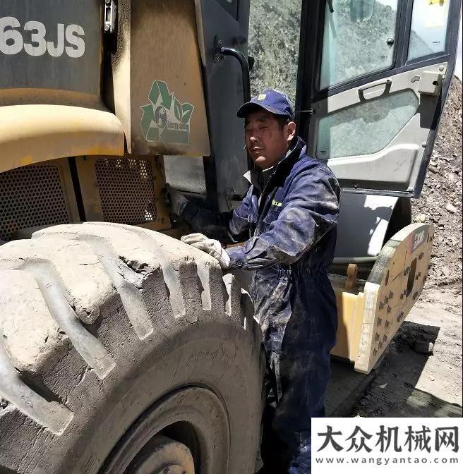 機(jī)重磅登陸奮斗者 | 見證徐工道路最美服務(wù)：奮戰(zhàn)在西藏高原的老中青三代！搶占工