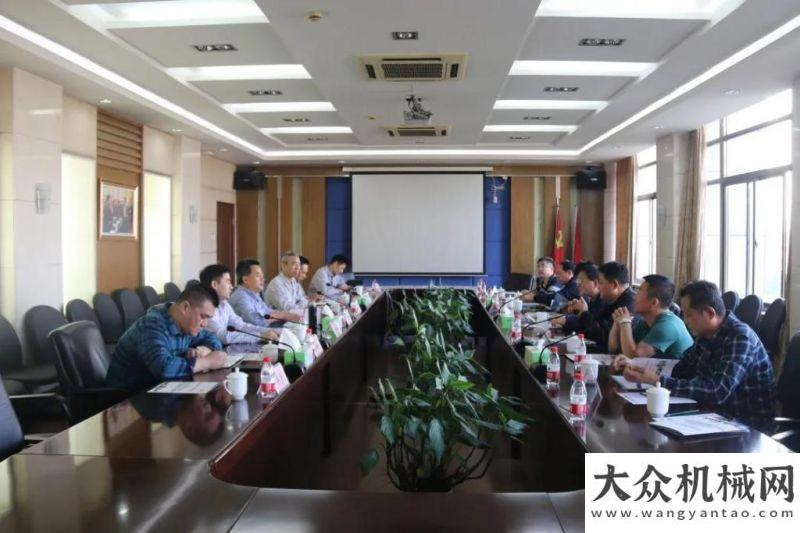 增施工神器北京市標(biāo)桿混凝土企業(yè)代表走進(jìn)華菱星馬參觀交流快來看