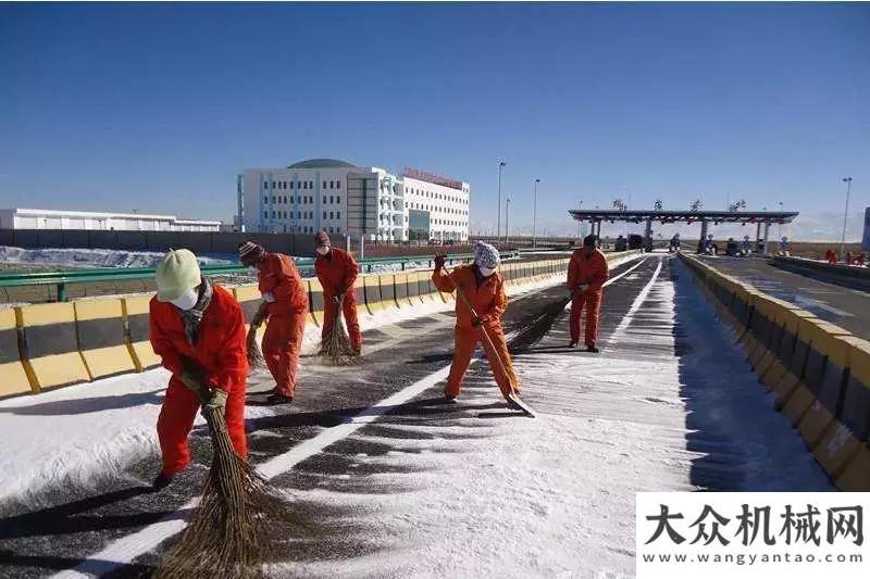 挑一就是你高速路清雪，凱斯準(zhǔn)備好了！柳工挖