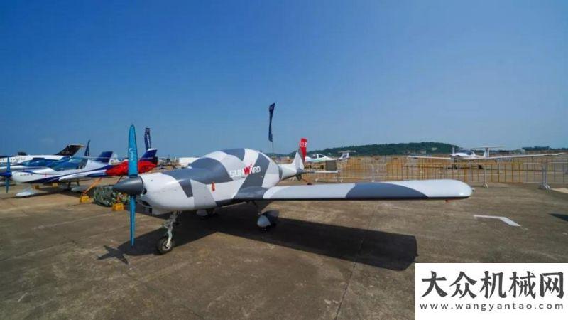 王滿電入場新機、飛行表演…2021航展山河航空秀給你看柳工裝