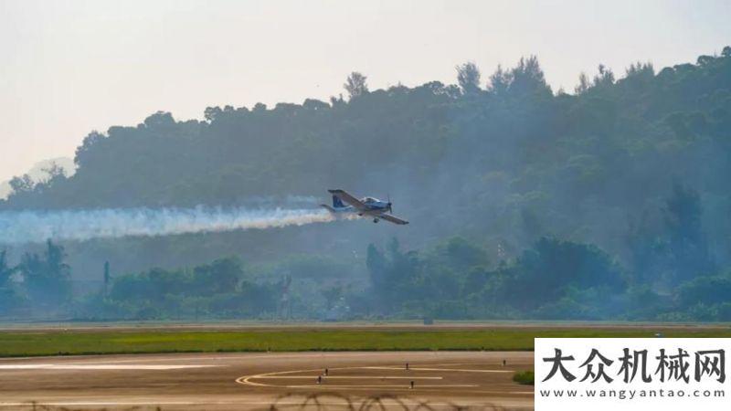 王滿電入場新機、飛行表演…2021航展山河航空秀給你看柳工裝