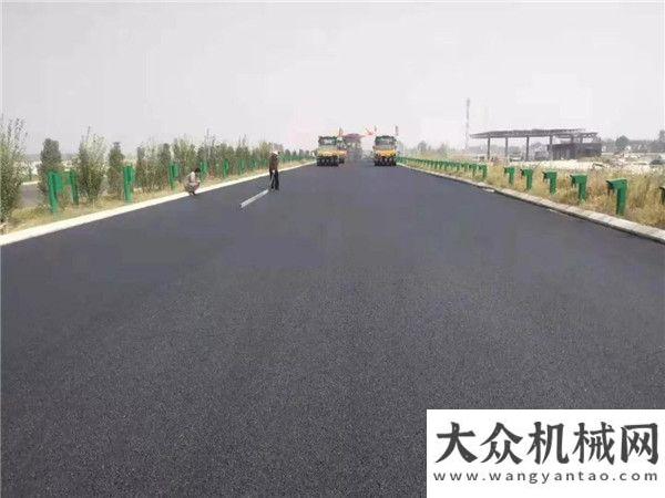 中大抗離析攤鋪機(jī)助力周南高速3標(biāo)、4標(biāo)河南公路工程共建品質(zhì)工程