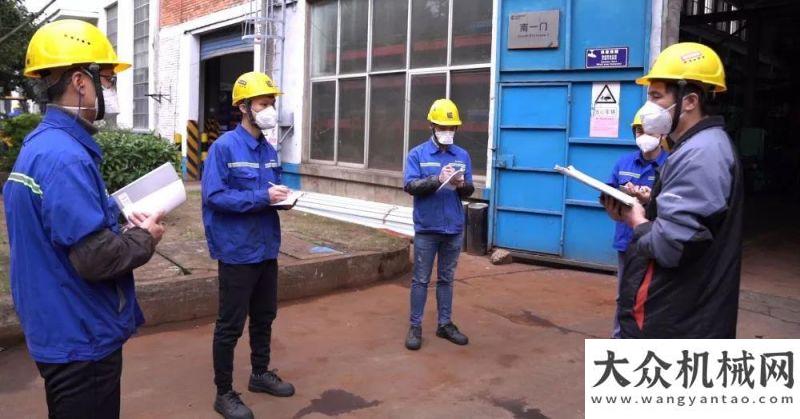 外防疫物資新華社報(bào)道：柳工一位車間班長復(fù)工后的一天！大愛在