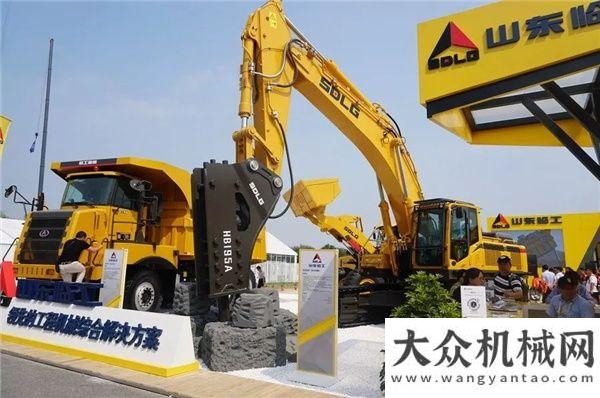 山推推土机矿山破碎打锤王！山东临工E6500F凭啥？！无坚不