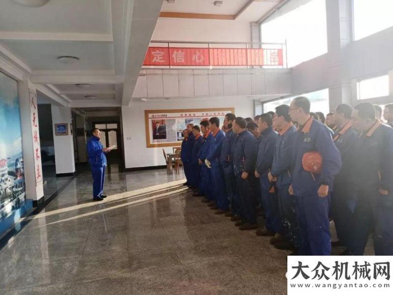 機(jī)器人完成方圓【技能培訓(xùn)】建材機(jī)械有限公司積極開(kāi)展崗位技能培訓(xùn)智變未
