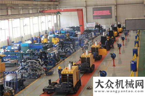 入手了舒心“探深”28米，徐工XZ3600成功穿越辽河坚甲利