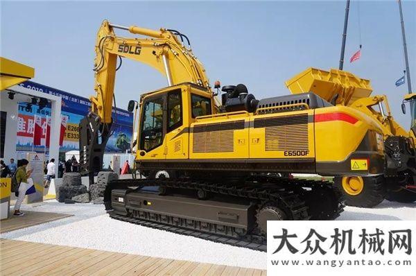山推推土机矿山破碎打锤王！山东临工E6500F凭啥？！无坚不