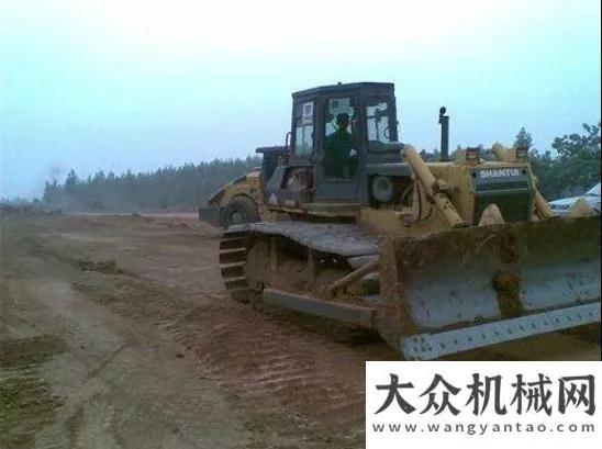 釋智能施工無堅(jiān)不摧的山推SD16推土機(jī)第五屆