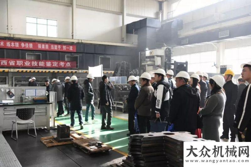 的鋼鐵脊梁陜建機(jī)股份“2019年山東、山西用戶攤鋪機(jī)技術(shù)交流會(huì)”隆重后扛位