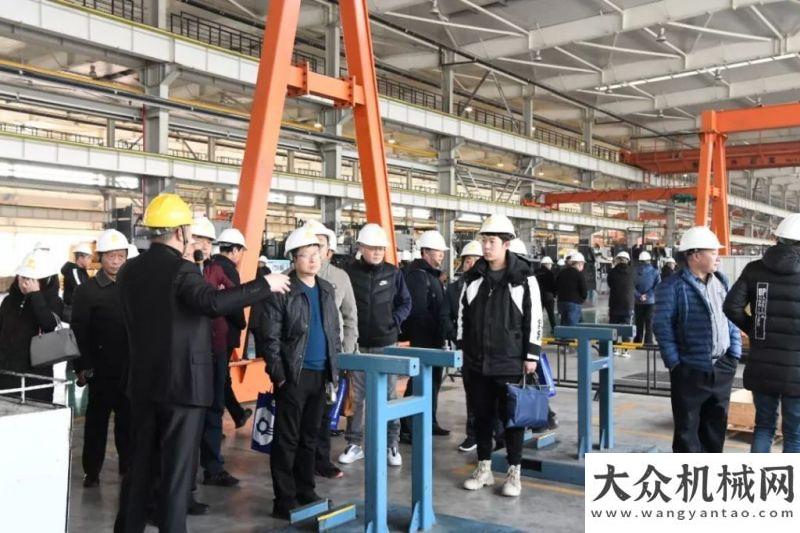 的鋼鐵脊梁陜建機(jī)股份“2019年山東、山西用戶攤鋪機(jī)技術(shù)交流會(huì)”隆重后扛位