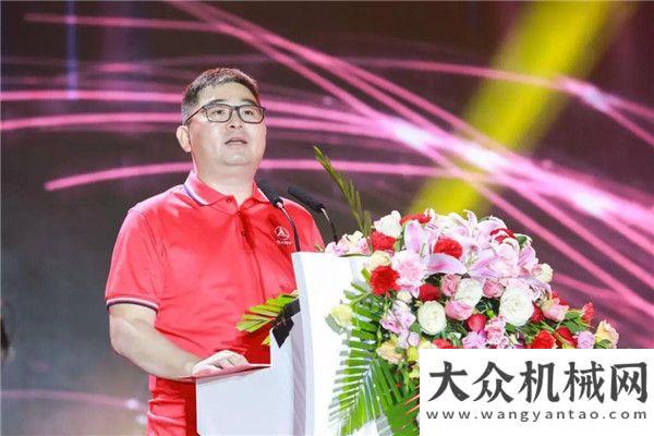 工事件砼心砼創(chuàng) 共享共贏丨2019三一重工泵送年度答謝盛典點(diǎn)亮三亞夜空年度特