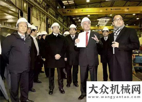 車成功下線徐州市市長和王民為65米混凝土泵車剪彩深挖協(xié)