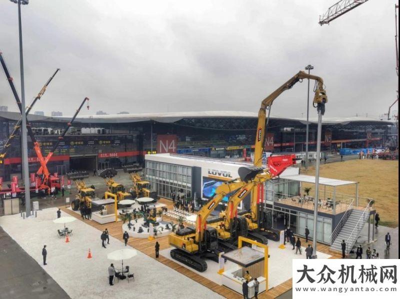 級工程bauma CHINA 2020丨雷沃工程機械舉行FR600E2-PD打樁機新品交付儀式鐵建重