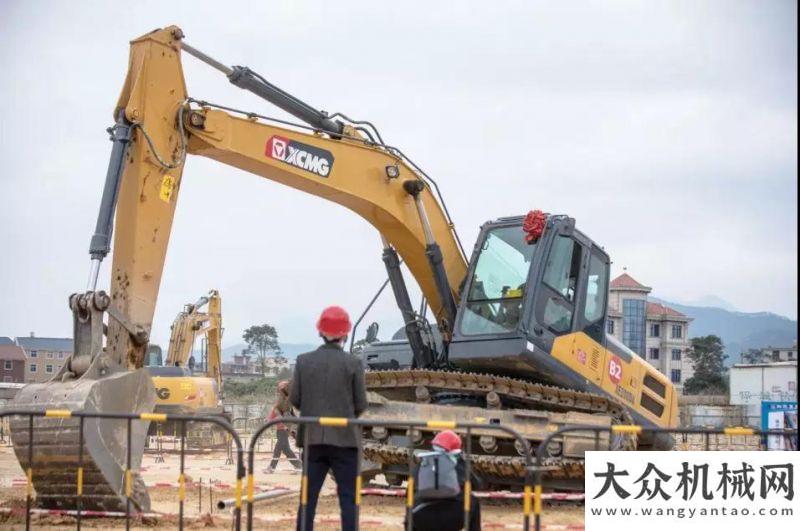 培訓(xùn)開班啦行業(yè)銷冠 土方之王｜徐工XE200DA助力福建住建系統(tǒng)技能大賽南方路