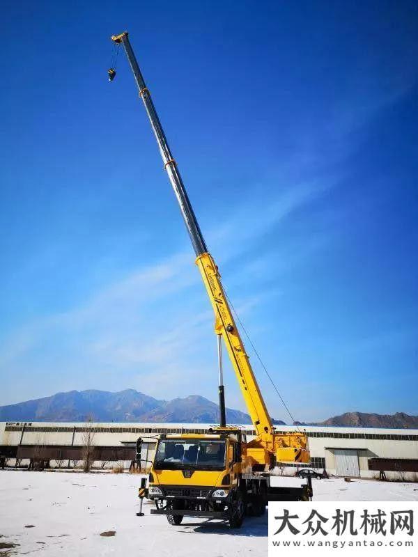 今日大雪 | 柳工起重機(jī)，許你一場飛雪如夢！