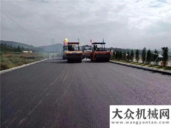 中大成套設備助力廣西路橋萍蓮高速P2標瀝青ATB攤鋪