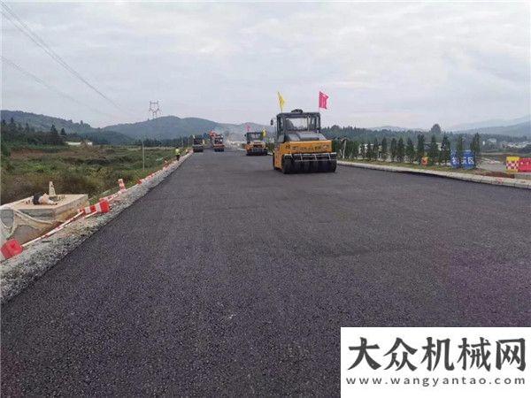 中大成套設備助力廣西路橋萍蓮高速P2標瀝青ATB攤鋪