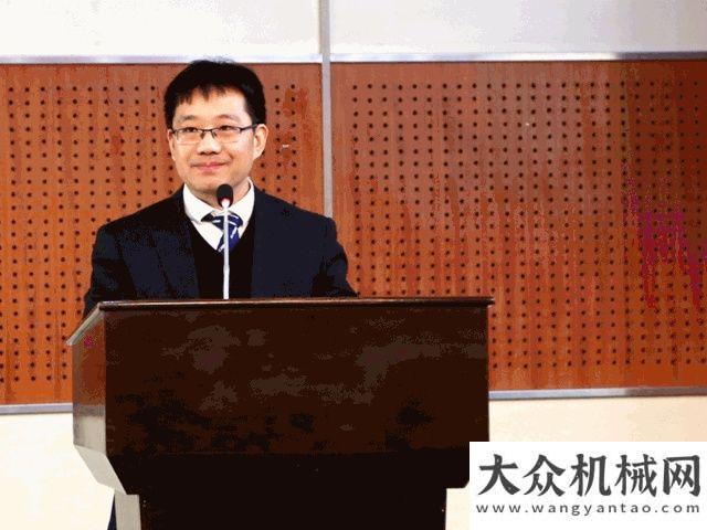 向世界一流回顧與展望 榜樣與力量 徐工進(jìn)出口2020年度工作會議分析師