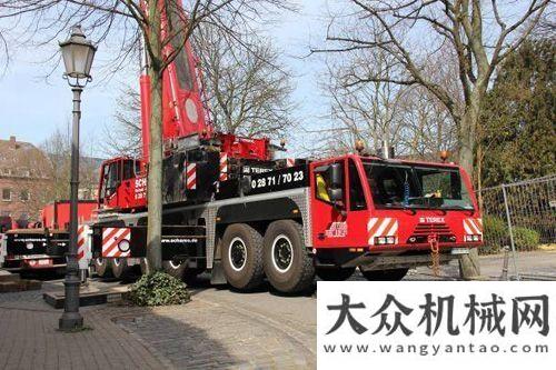 如何煉成的特雷克斯 TEREX AC 350/6 起重機(jī)成功吊裝教堂尖頂大噸位