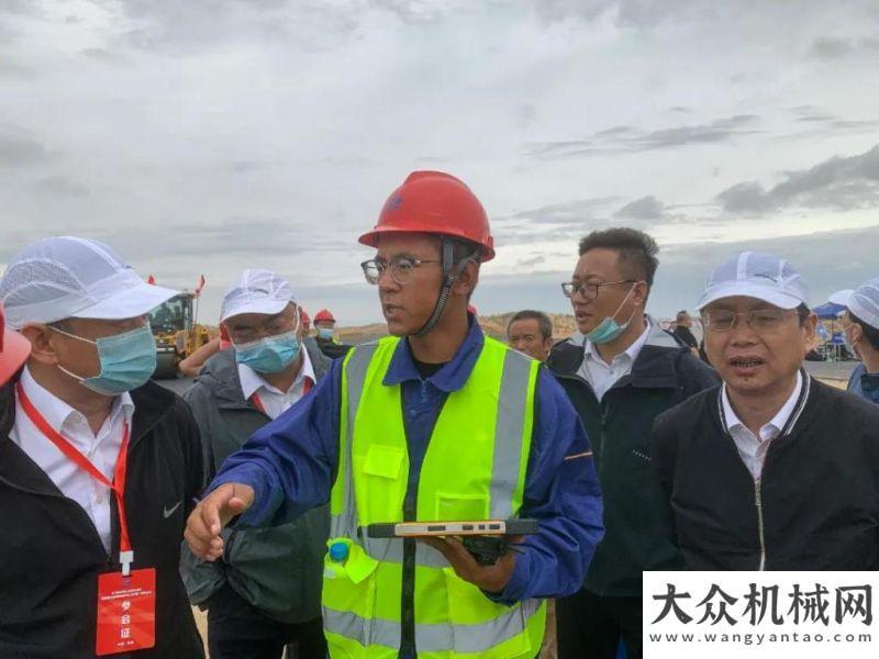 洪防汛工作徐工無人化技術(shù)助力S21阿烏首條沙漠高速公路方圓集