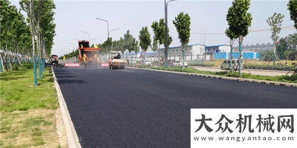 智能旋挖鉆中大機(jī)械《公路與養(yǎng)護(hù)智能裝備交通運輸行業(yè)研發(fā)中心》成果—現(xiàn)代抗離析攤鋪機(jī)誠為西咸新區(qū)修建耐久性長壽命路面做貢獻(xiàn)真情告