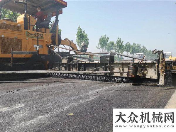 智能旋挖鉆中大機(jī)械《公路與養(yǎng)護(hù)智能裝備交通運輸行業(yè)研發(fā)中心》成果—現(xiàn)代抗離析攤鋪機(jī)誠為西咸新區(qū)修建耐久性長壽命路面做貢獻(xiàn)真情告