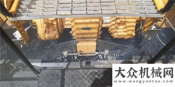 智能旋挖鉆中大機(jī)械《公路與養(yǎng)護(hù)智能裝備交通運輸行業(yè)研發(fā)中心》成果—現(xiàn)代抗離析攤鋪機(jī)誠為西咸新區(qū)修建耐久性長壽命路面做貢獻(xiàn)真情告