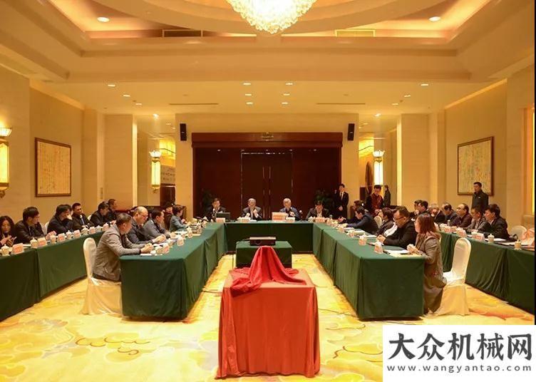 會圓滿收官2019瀝青攪拌設(shè)備行業(yè)高峰會議（C.A.P.S）在福建泉州成功舉辦 李阿雁總經(jīng)理應(yīng)邀出席并考察福建、湖南、湖北分企業(yè)阿特拉