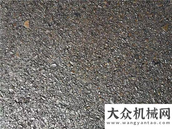 層攤鋪效果中大設(shè)備助建巴基斯坦PKM高速公路中大抗