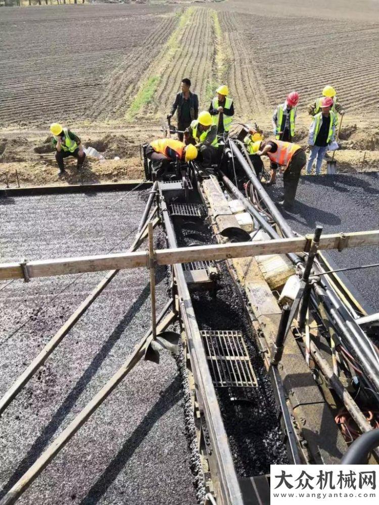 聊聊再制造中大抗離析攤鋪機在長余改擴建一字坡，無縱縫施工情況卡特彼