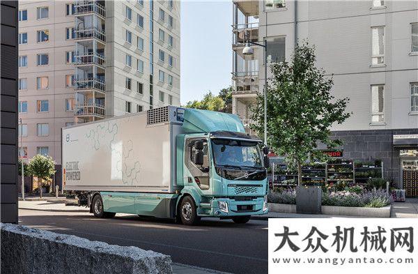 展的新面沃爾沃卡車正式向客戶交付首批純電動(dòng)卡車立足新