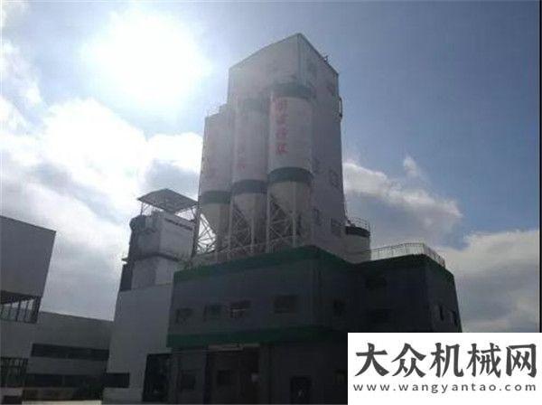 大高光時刻南方路機(jī)：陪你跨年，向你致敬年雷沃