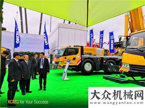 輪式攤鋪機(jī)徐工“鋼鐵睿智”綻放德國(guó)慕尼黑bauma 2019來了中