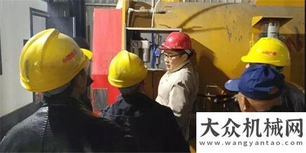 大高光時(shí)刻南方路機(jī)：陪你跨年，向你致敬年雷沃