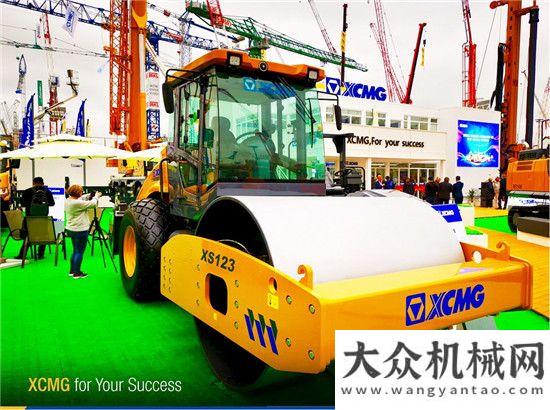 輪式攤鋪機(jī)徐工“鋼鐵睿智”綻放德國(guó)慕尼黑bauma 2019來了中